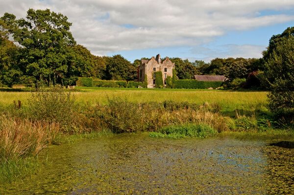 Castle_from_pond